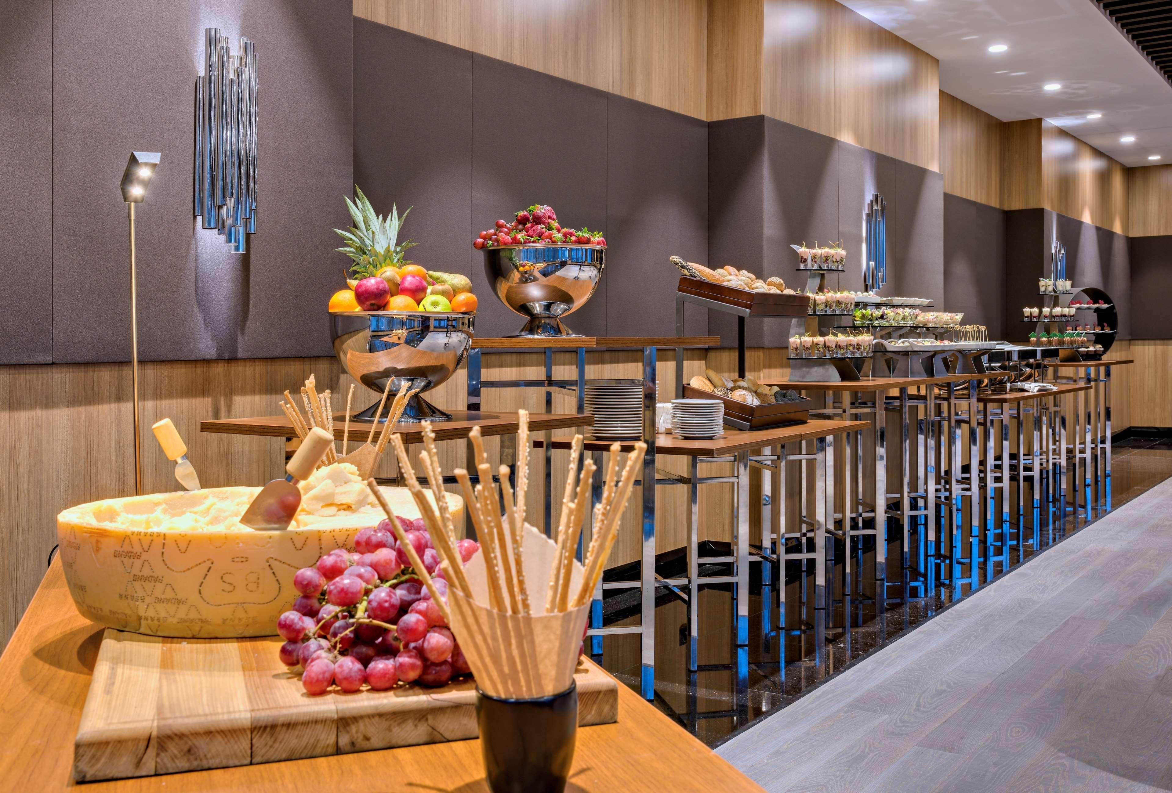 Radisson Blu Leogrand Hotel Chişinău Extérieur photo