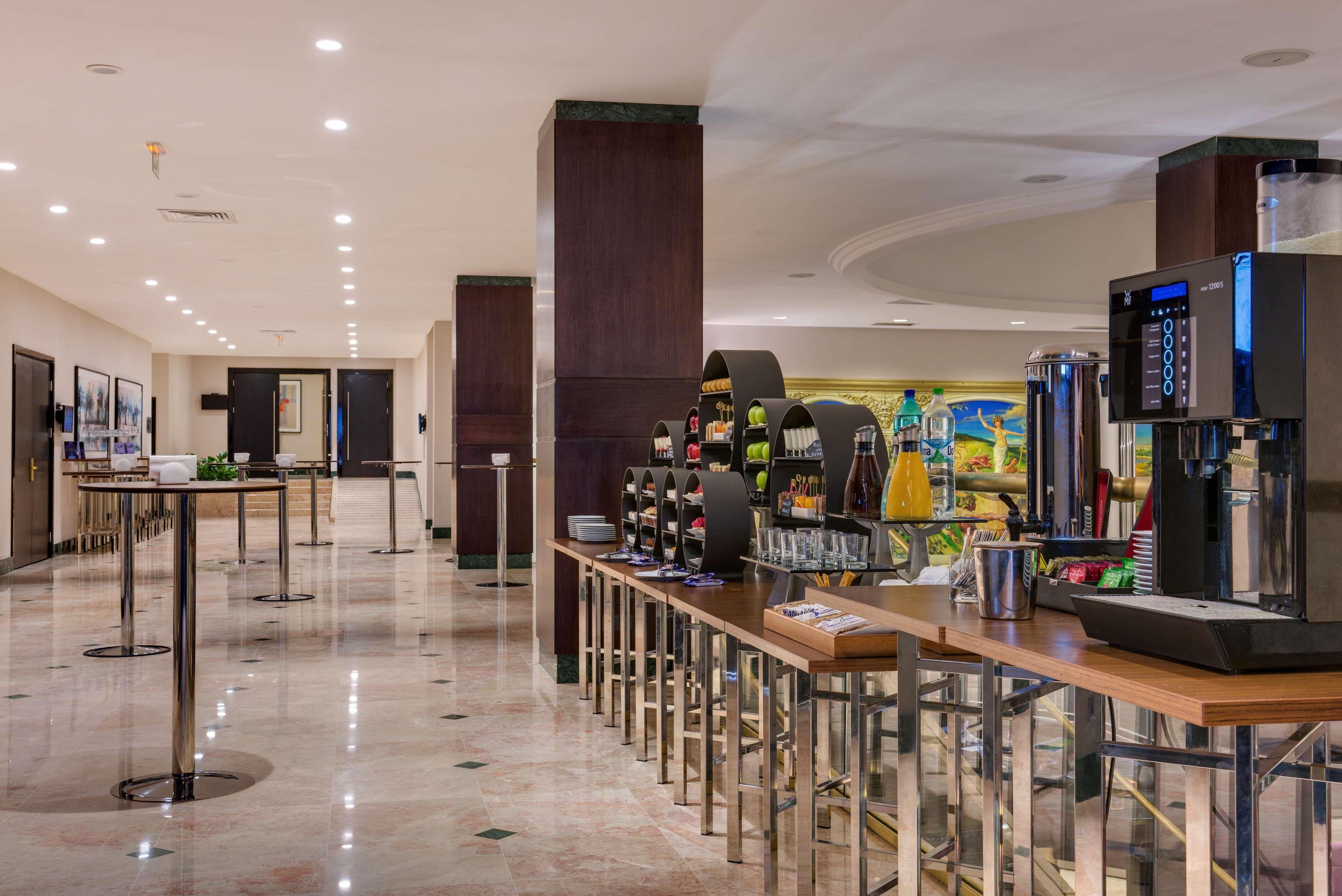 Radisson Blu Leogrand Hotel Chişinău Extérieur photo