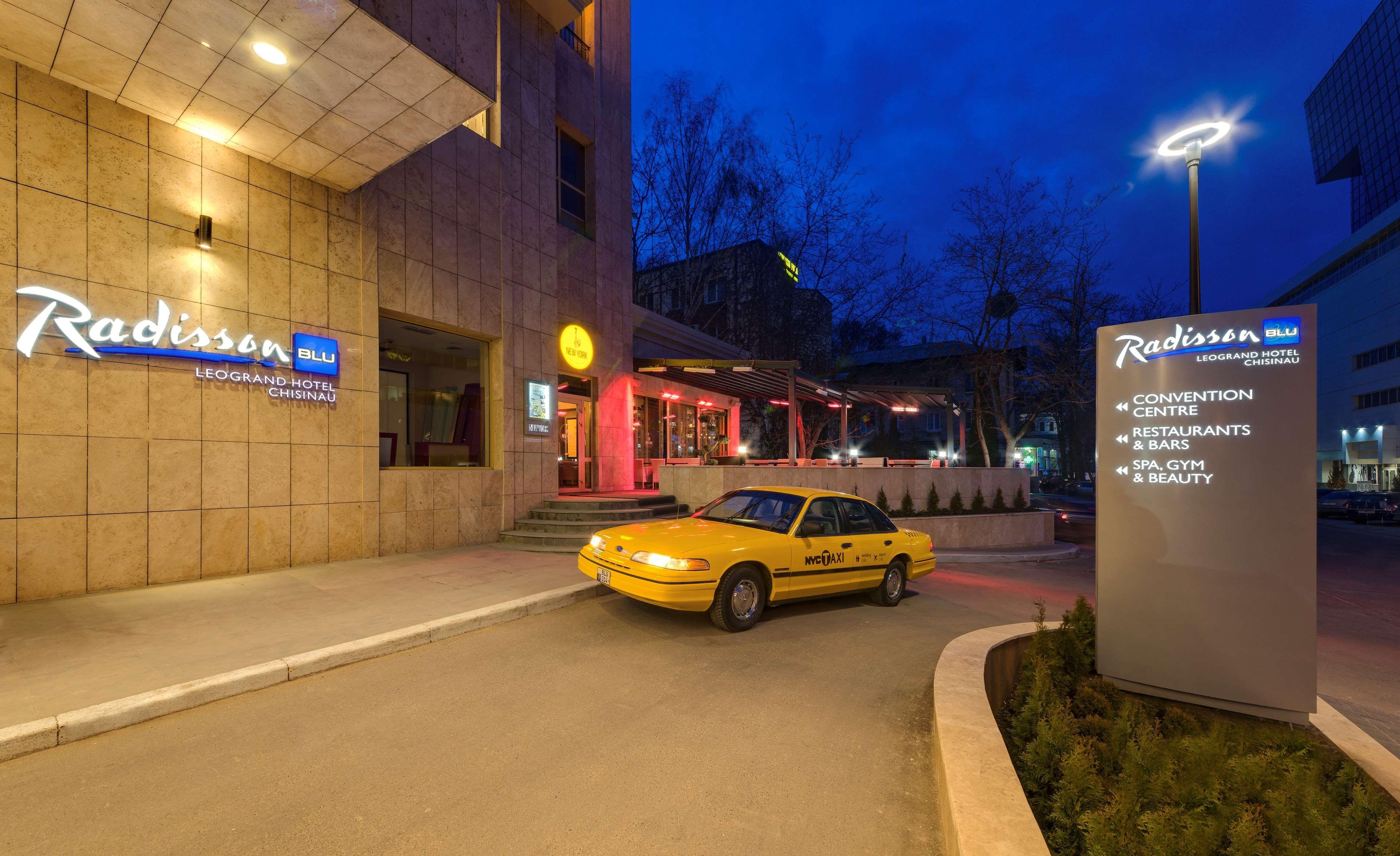 Radisson Blu Leogrand Hotel Chişinău Extérieur photo