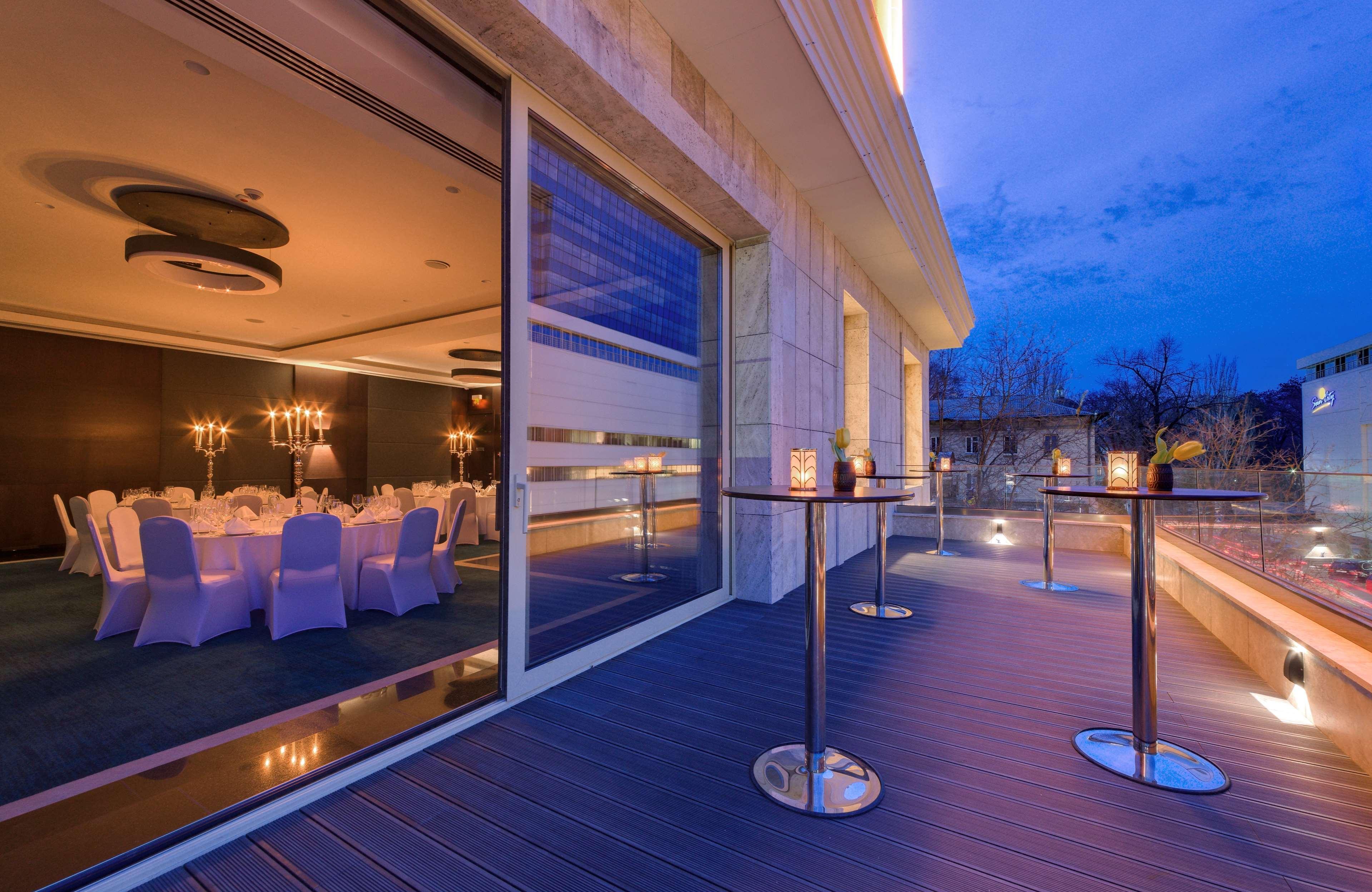 Radisson Blu Leogrand Hotel Chişinău Extérieur photo