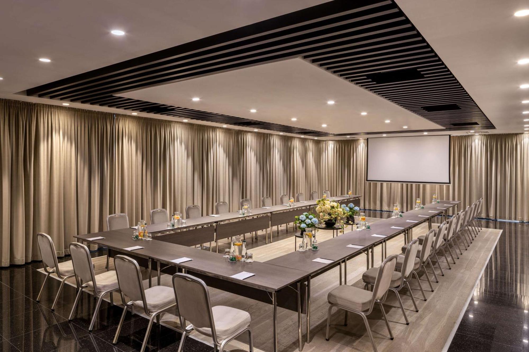 Radisson Blu Leogrand Hotel Chişinău Extérieur photo