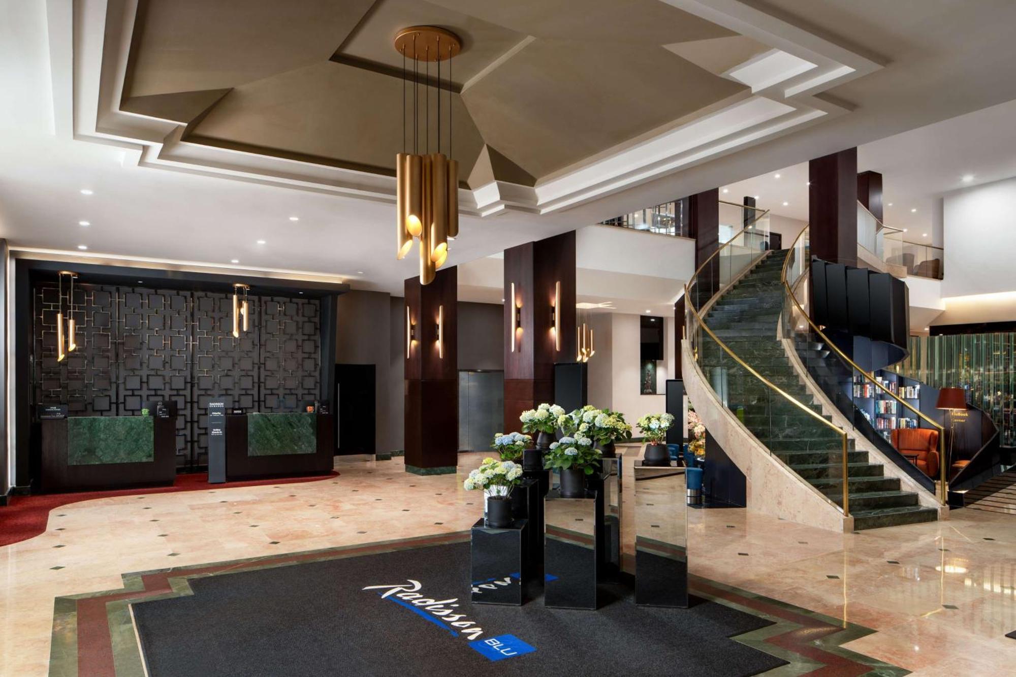 Radisson Blu Leogrand Hotel Chişinău Extérieur photo